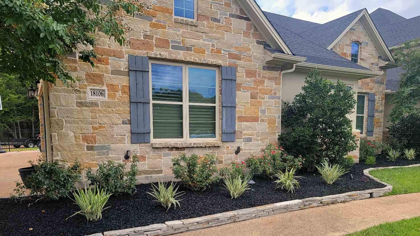 Landscape rubber mulch